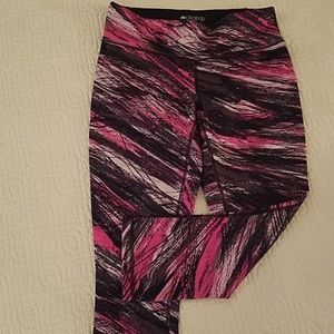 IDEOLOGY work out gear.  Sz.S.